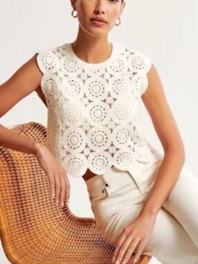 Abercrombie & Fitch White Crochet Lace Cropped Shell